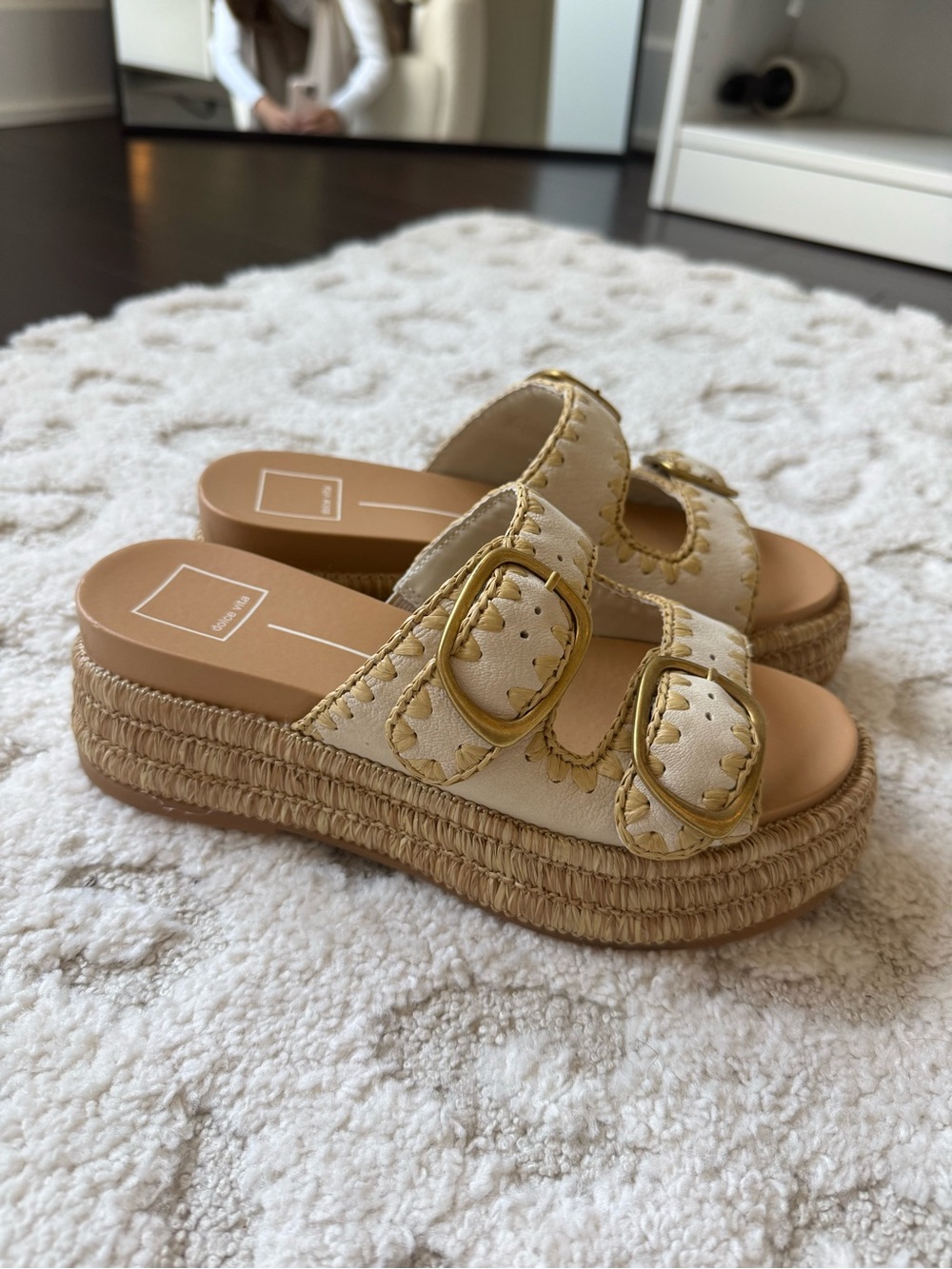 Dolce Vita Wanika Sand Nubuck Platform Sandals *never worn brand new* - Picture 3 of 5